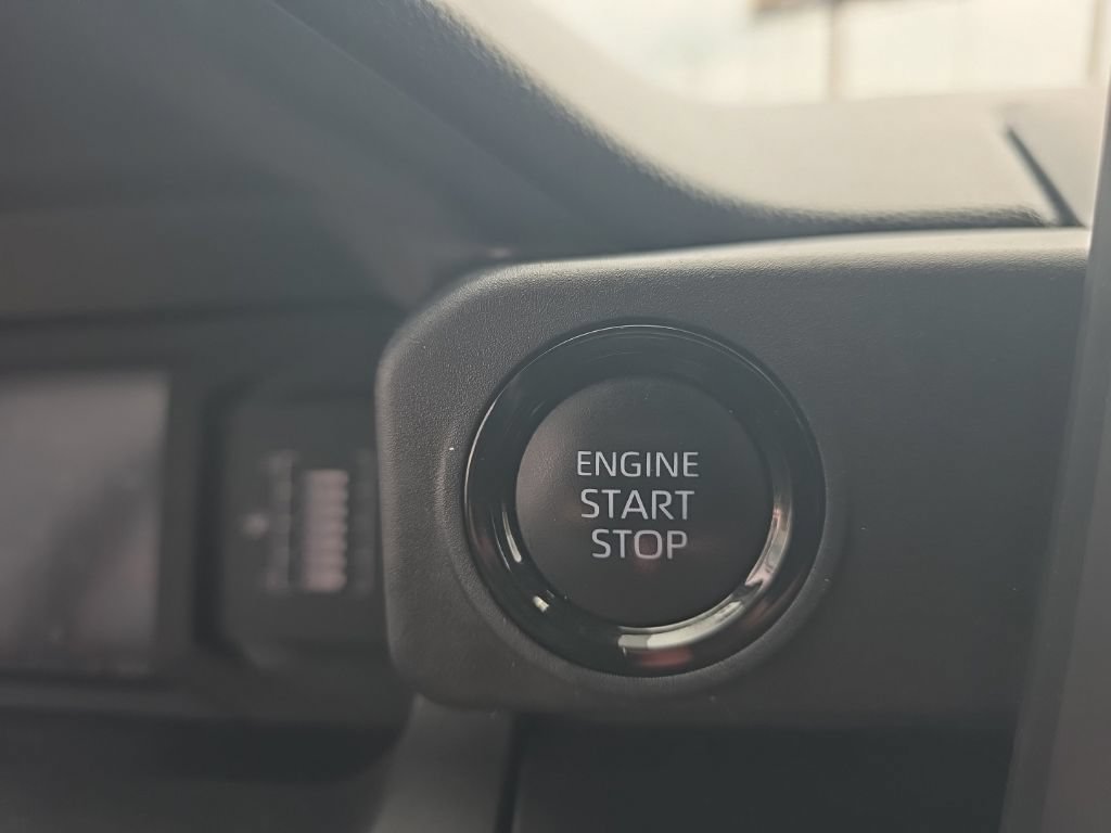Certified 2024 Toyota Tacoma SR AWD/4WD image 24