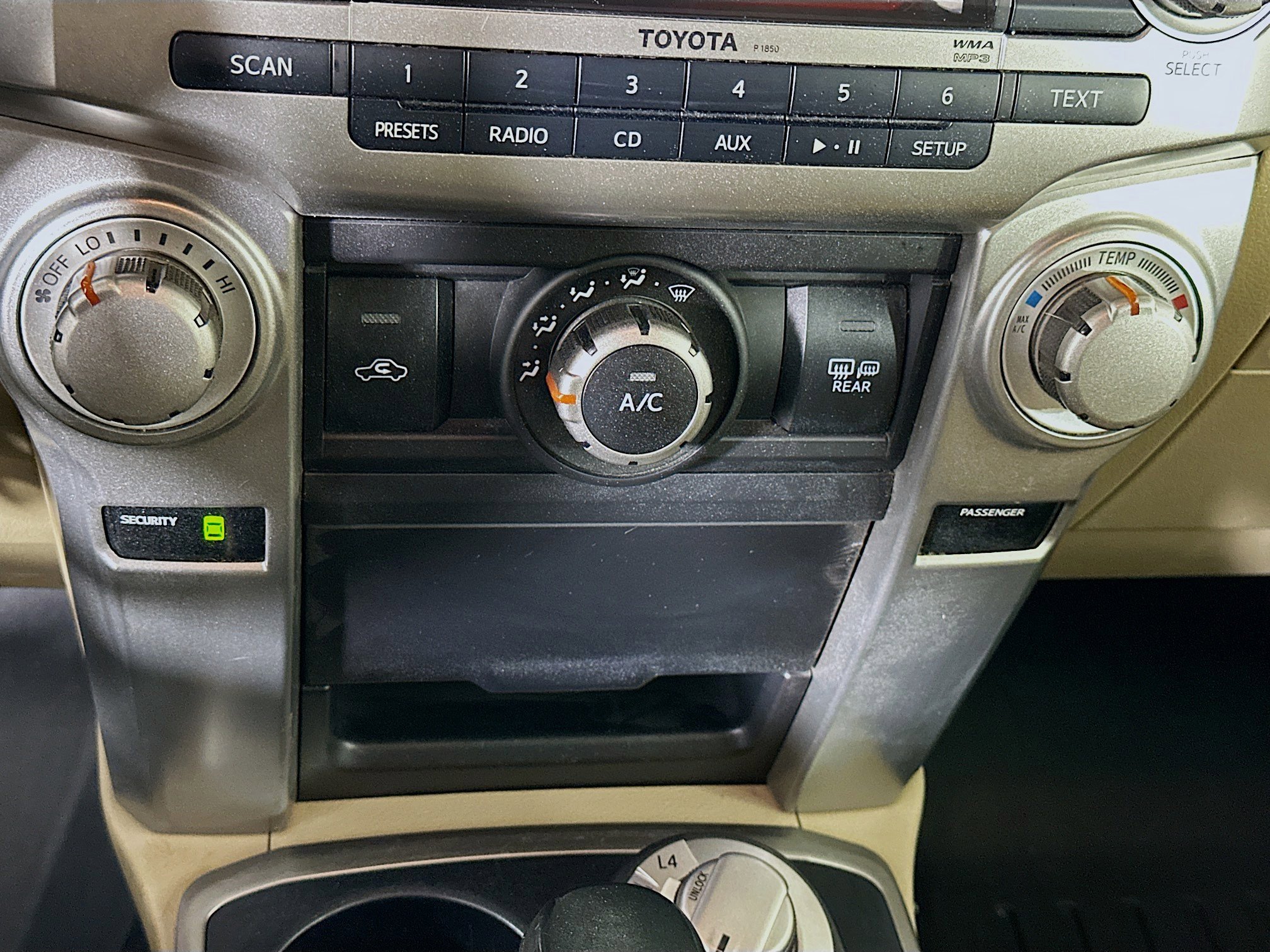 Used 2013 Toyota 4Runner SR5 w/ Convenience Pkg image 22