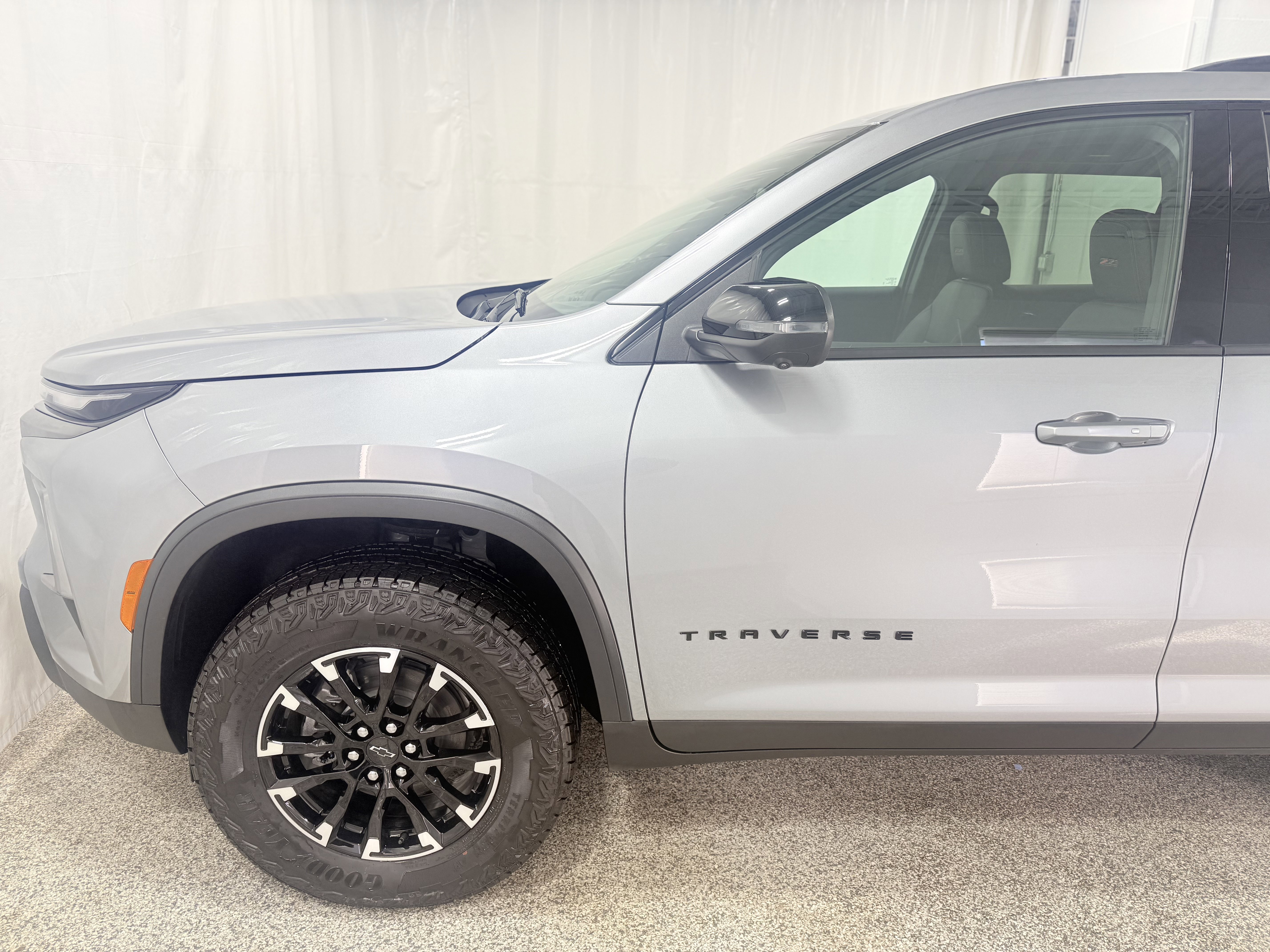 Used 2025 Chevrolet Traverse Z71 w/ Driver Confidence Package image 4
