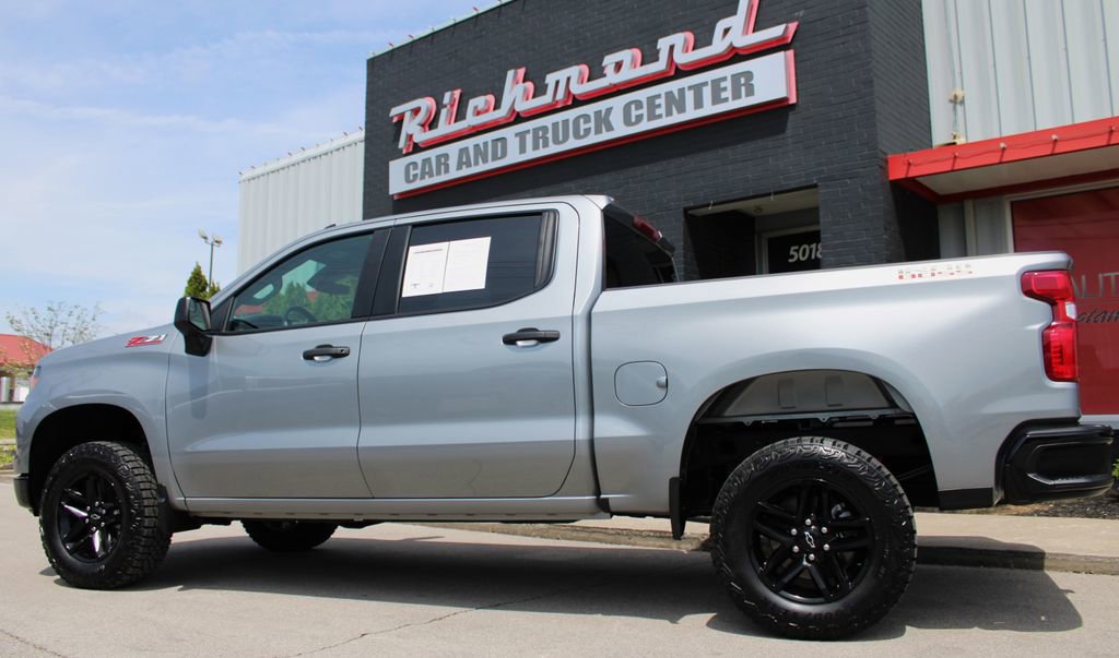 Used 2025 Chevrolet Silverado 1500 Custom Trail Boss AWD/4WD image 11