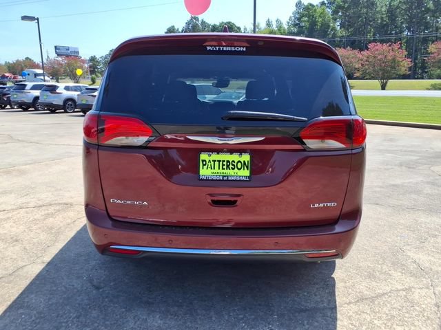 Used 2020 Chrysler Pacifica Limited w/ Advanced Safetytec Group FWD image 3