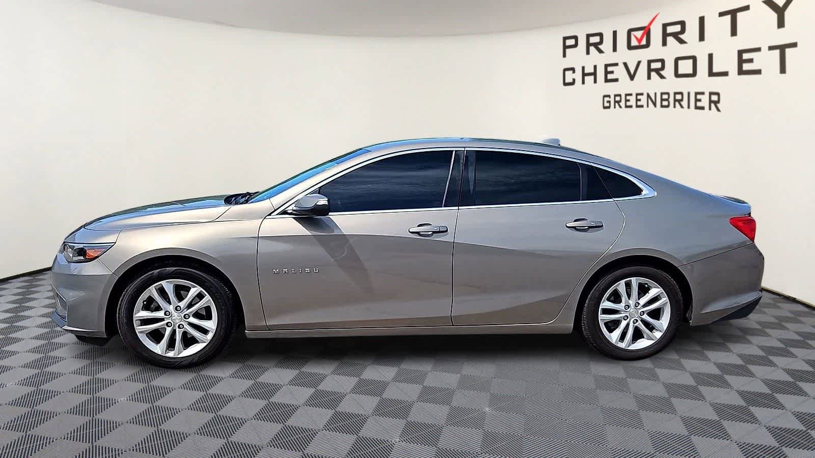 Used 2017 Chevrolet Malibu LT FWD image 5