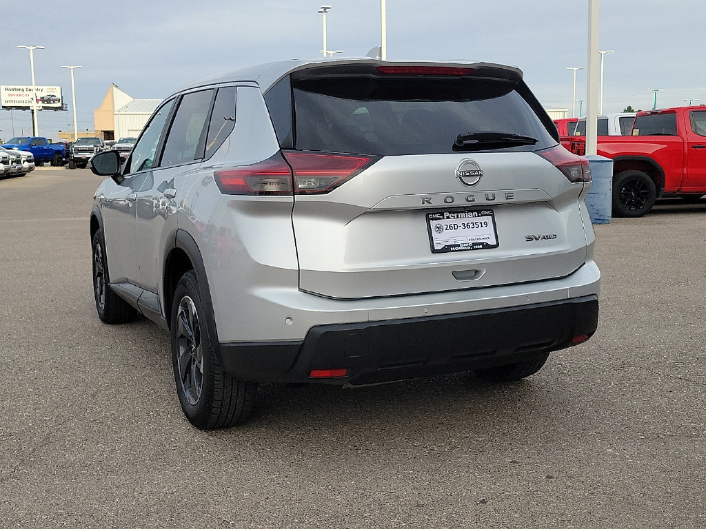 Used 2024 Nissan Rogue SV AWD/4WD image 9