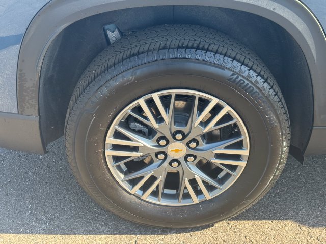Used 2025 Chevrolet Traverse LT w/ LPO, Floor Liner Package AWD/4WD image 12