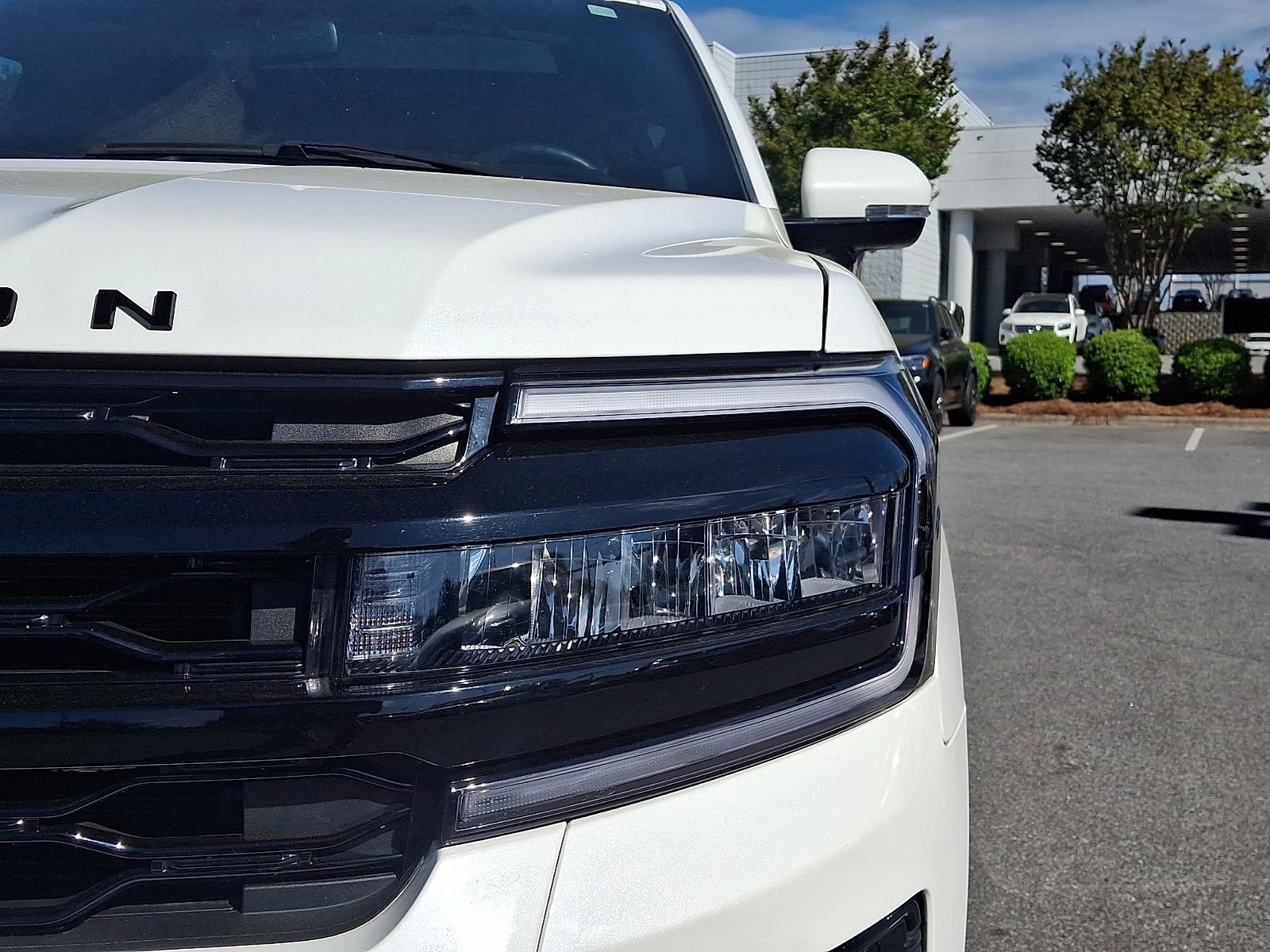 Used 2023 Ford Expedition Limited image 9