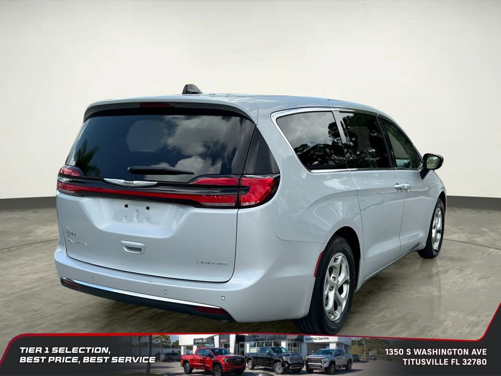 Used 2024 Chrysler Pacifica Limited image 6