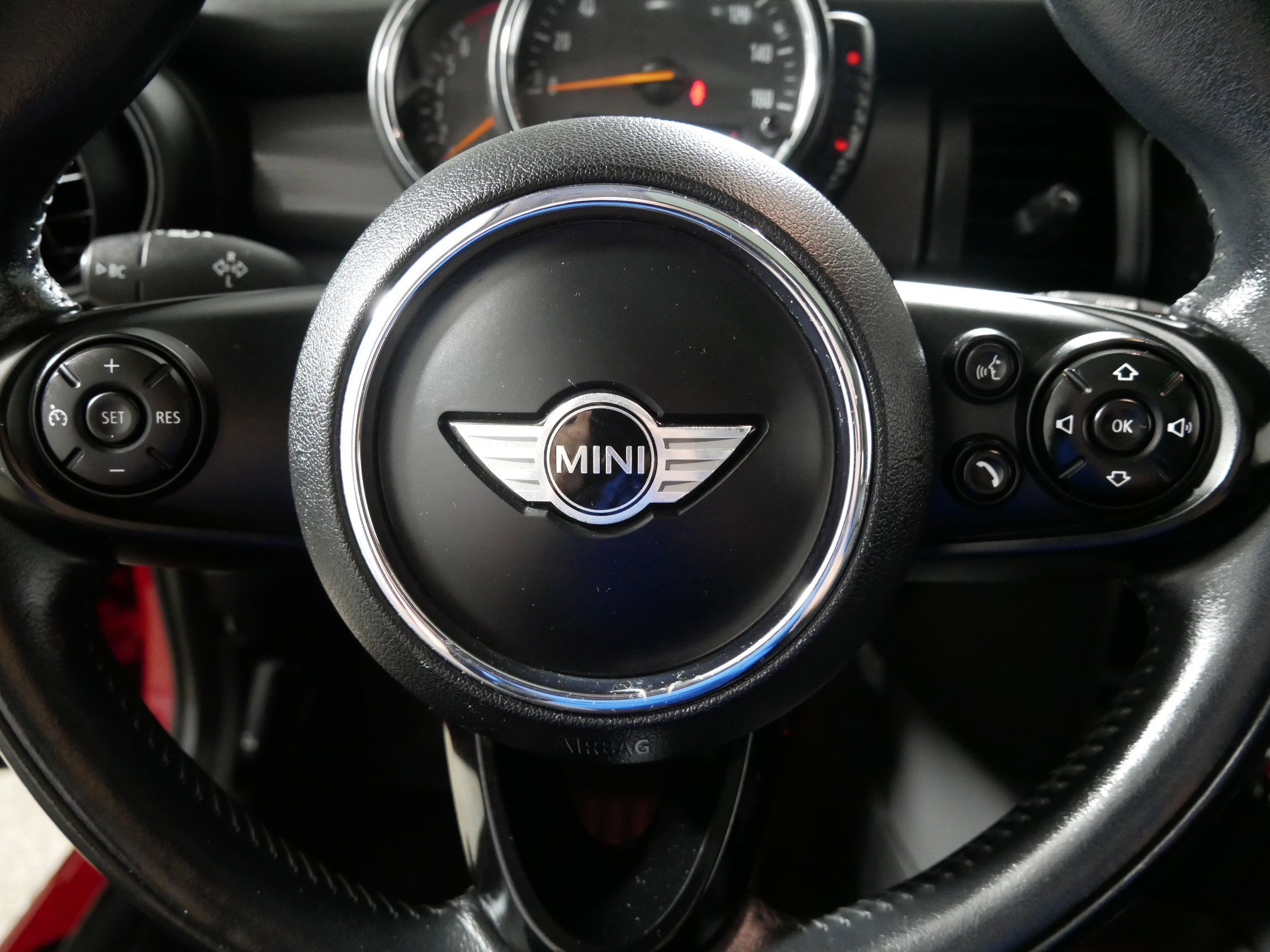 Used 2015 MINI Cooper 2-Door Hardtop image 25