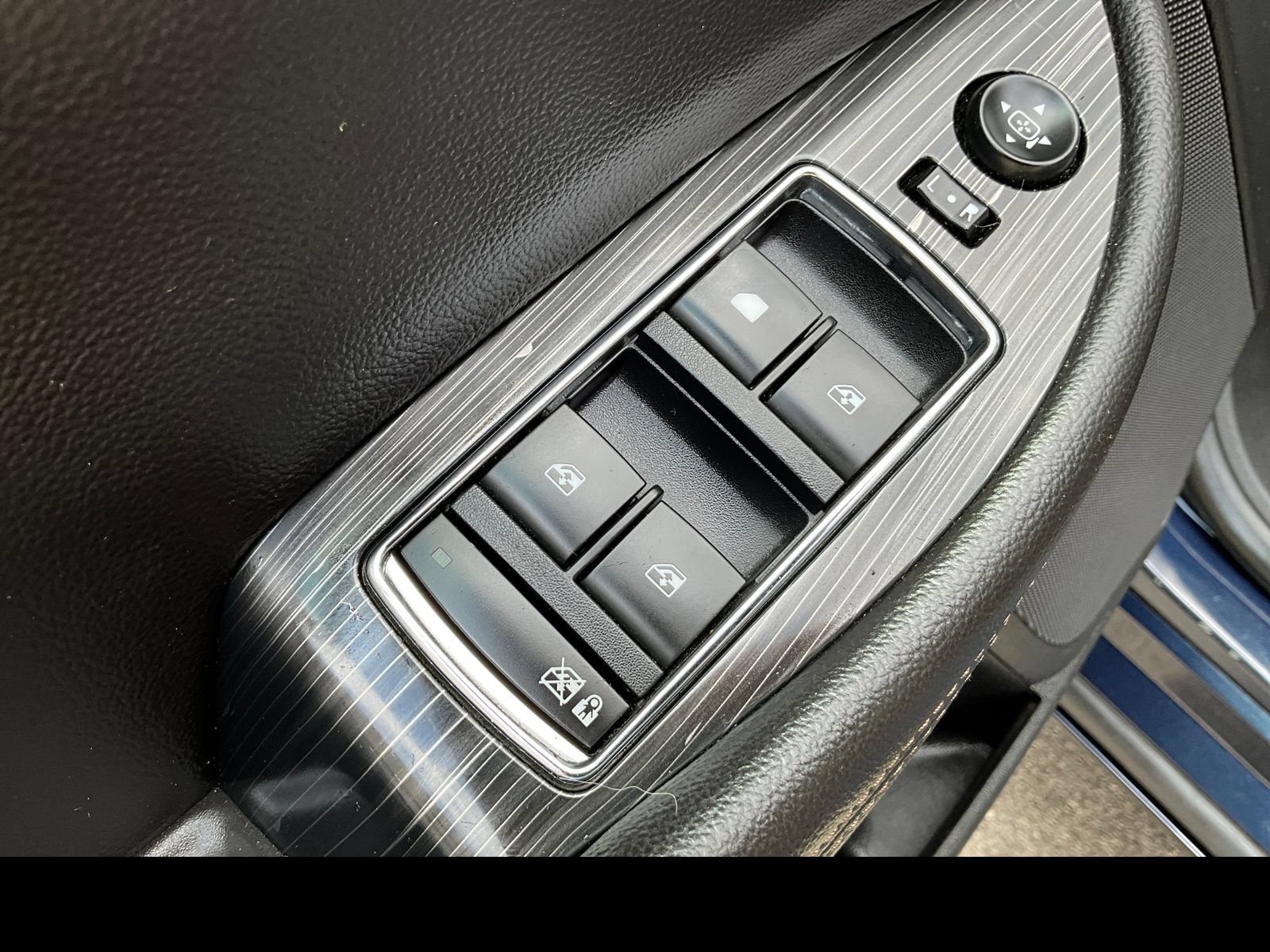 Used 2018 Chevrolet Impala LT FWD image 23