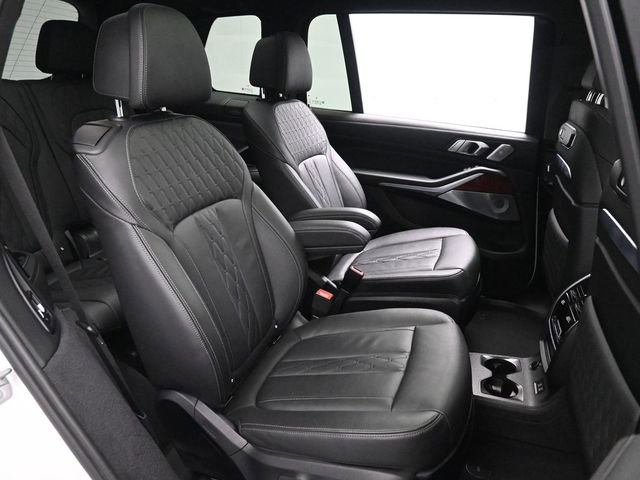 Used 2024 BMW ALPINA XB7 image 21