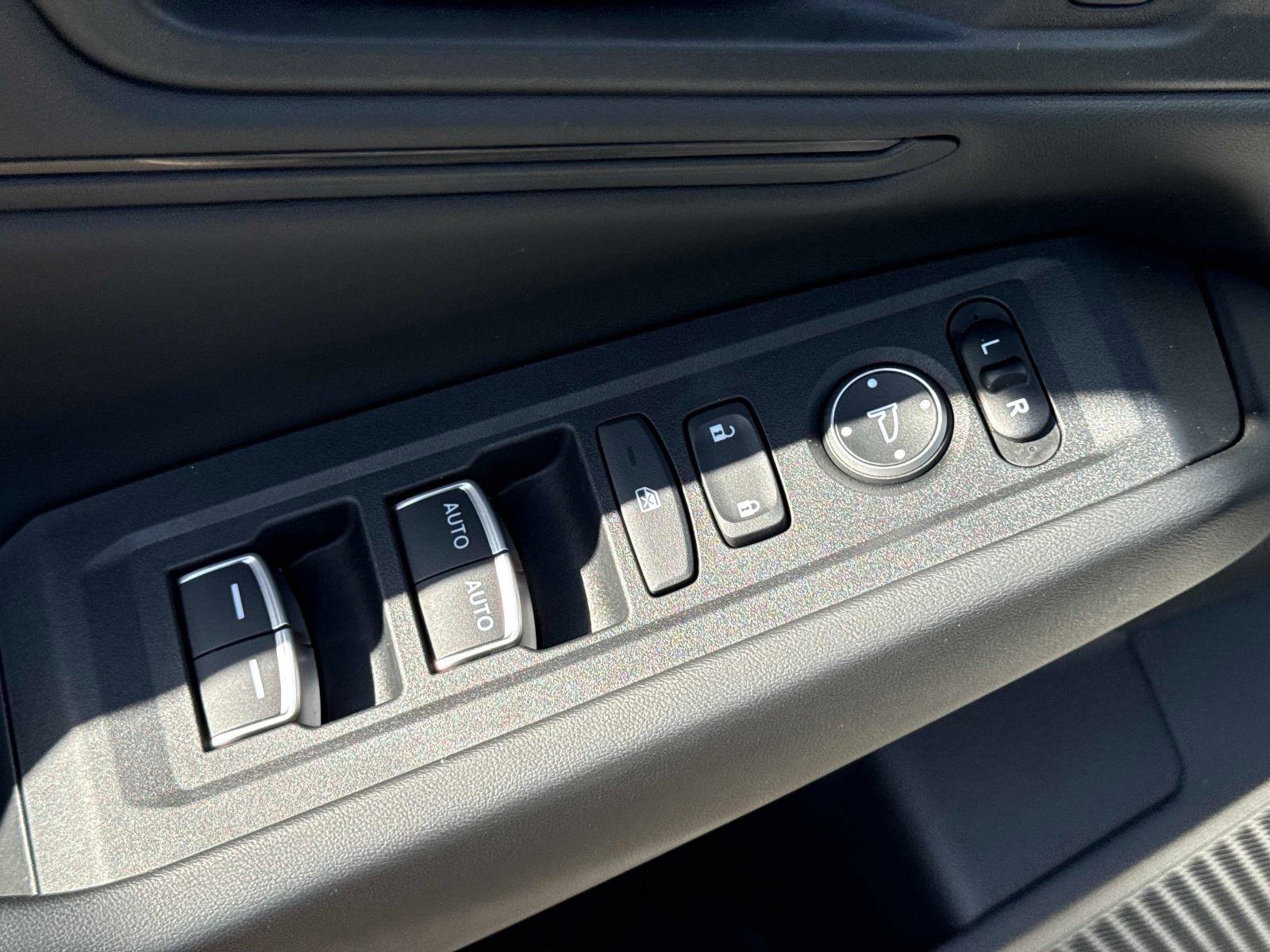 Certified 2025 Honda Accord EX-L image 18