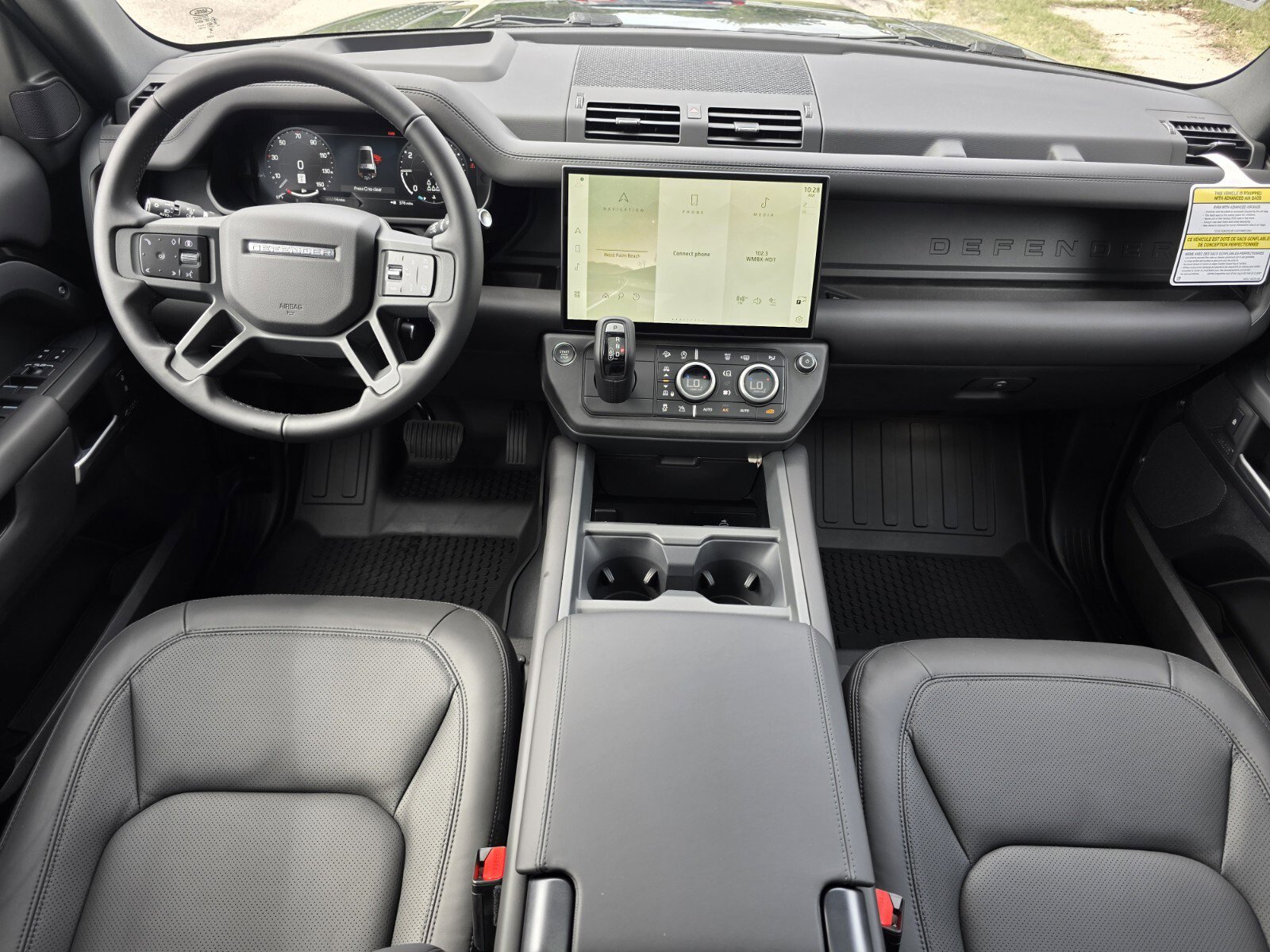 New 2026 Land Rover Defender 130 X-Dynamic SE AWD/4WD image 4