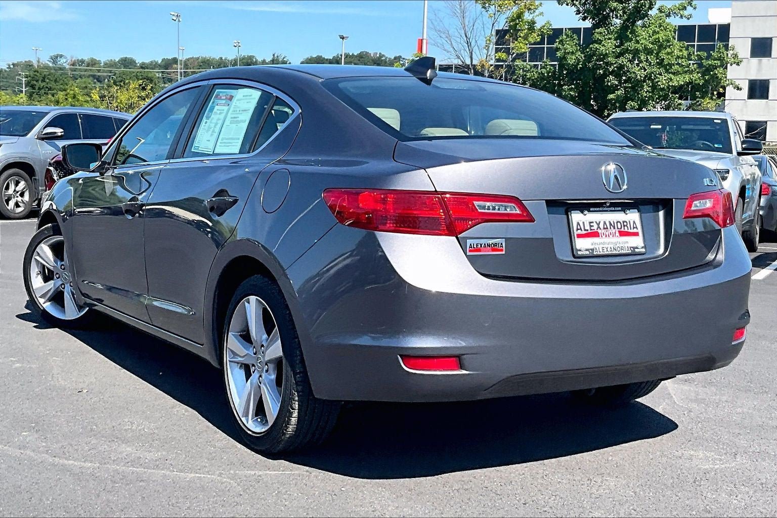 Used 2015 Acura ILX w/ Technology Package FWD image 10