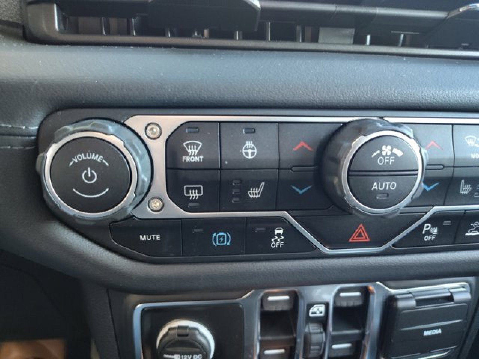 Used 2024 Jeep Wrangler High Altitude image 28