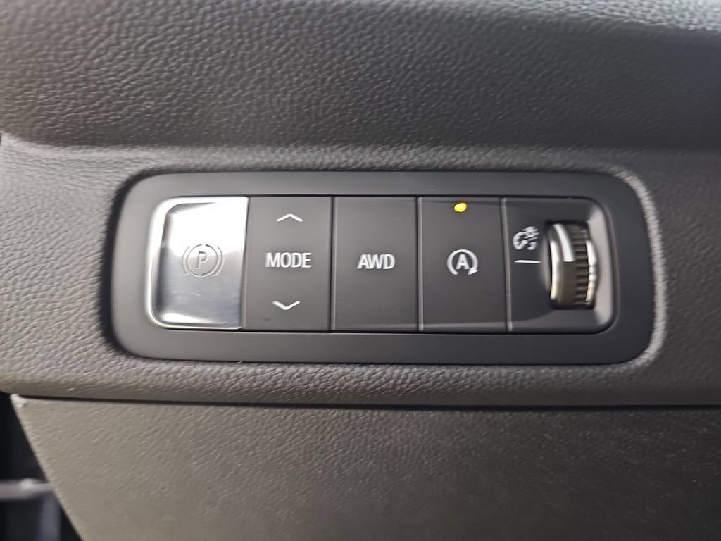 Certified 2024 Chevrolet Traverse LT w/ Enhanced Driving Package AWD/4WD image 32