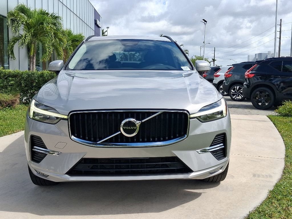 Used 2023 Volvo XC60 B5 Core w/ Protection Package Premier FWD image 2