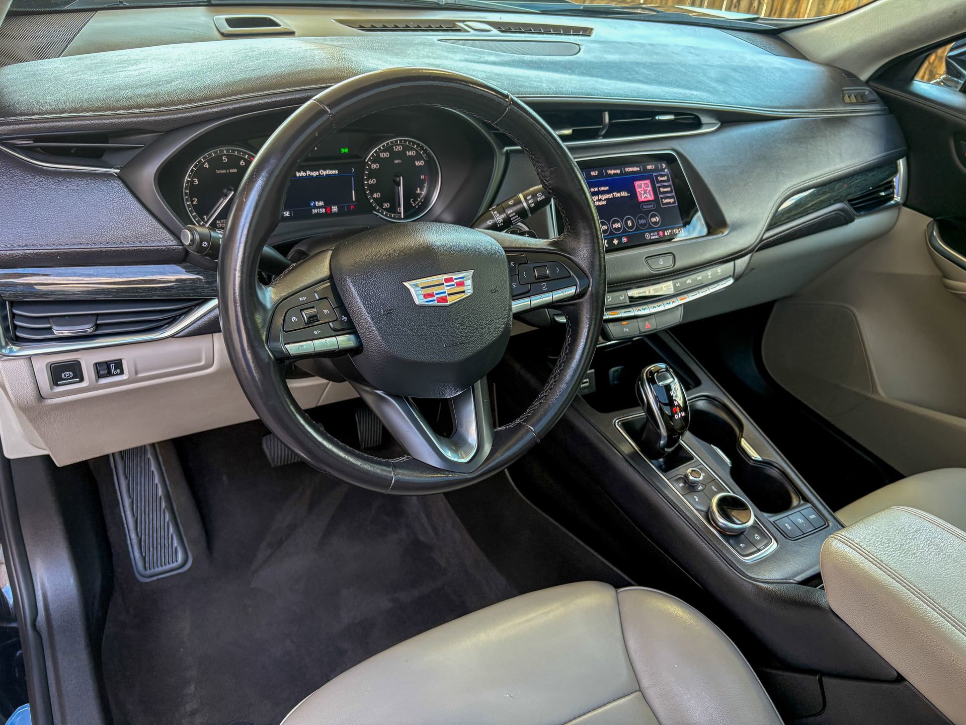 Used 2022 Cadillac XT4 Premium Luxury AWD/4WD image 24