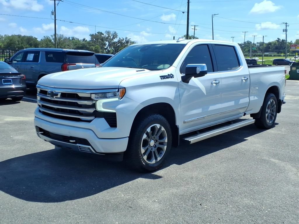 Used 2024 Chevrolet Silverado 1500 High Country w/ Technology Package AWD/4WD image 3