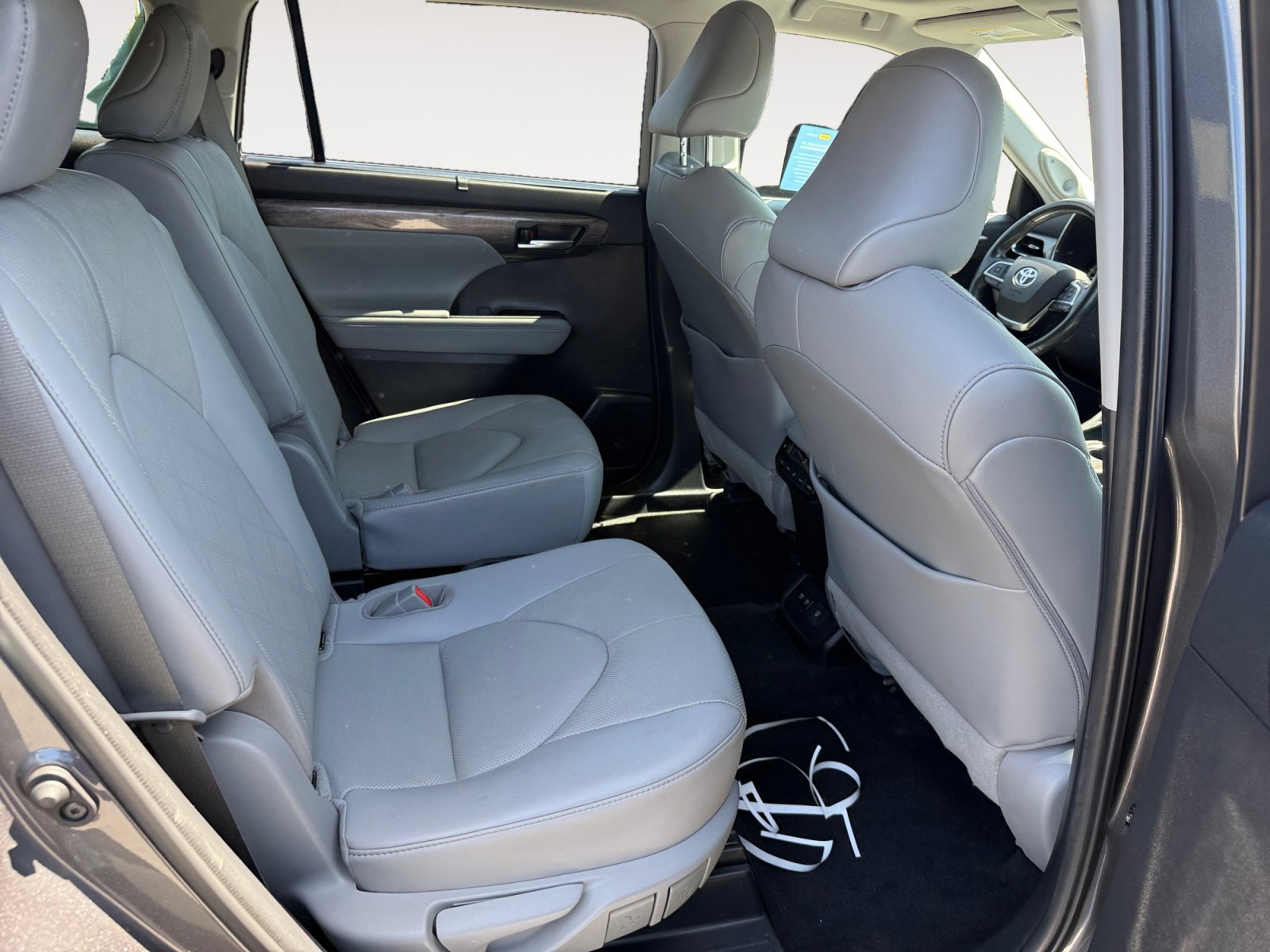 Used 2021 Toyota Highlander Platinum image 19