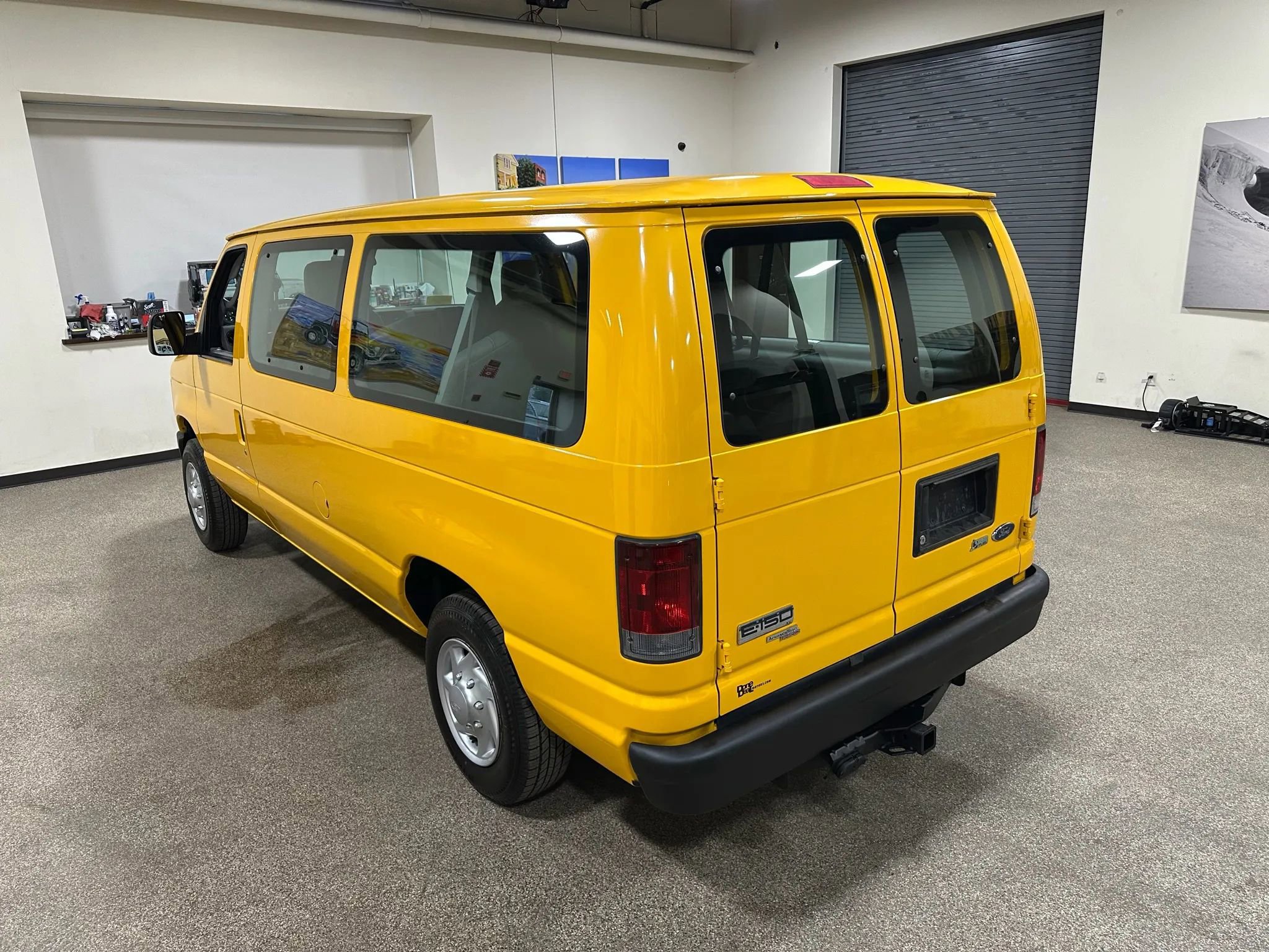 Used 2011 Ford E-150 and Econoline 150 Wagon RWD image 10