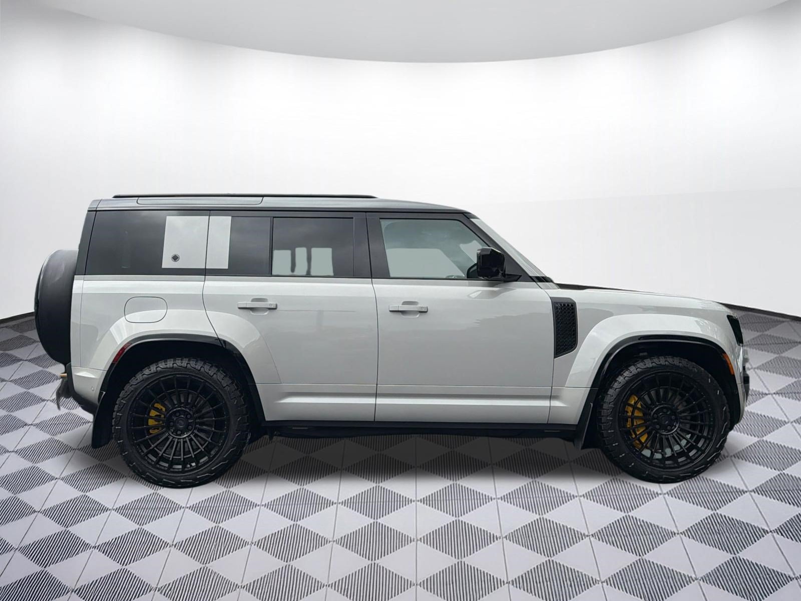 New 2026 Land Rover Defender 110 OCTA AWD/4WD image 8