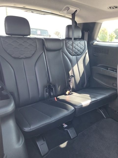 Used 2021 Hyundai Palisade Limited image 13