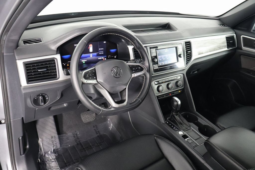 Used 2022 Volkswagen Atlas Cross Sport SE FWD image 7