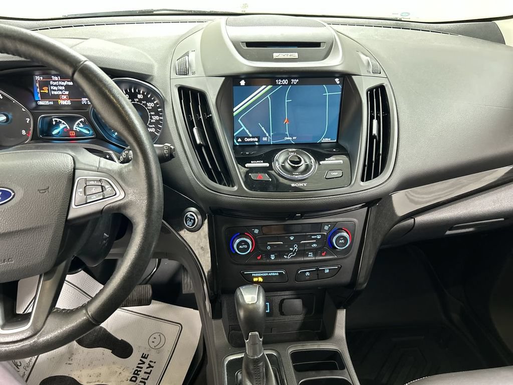 Used 2017 Ford Escape Titanium AWD/4WD image 19