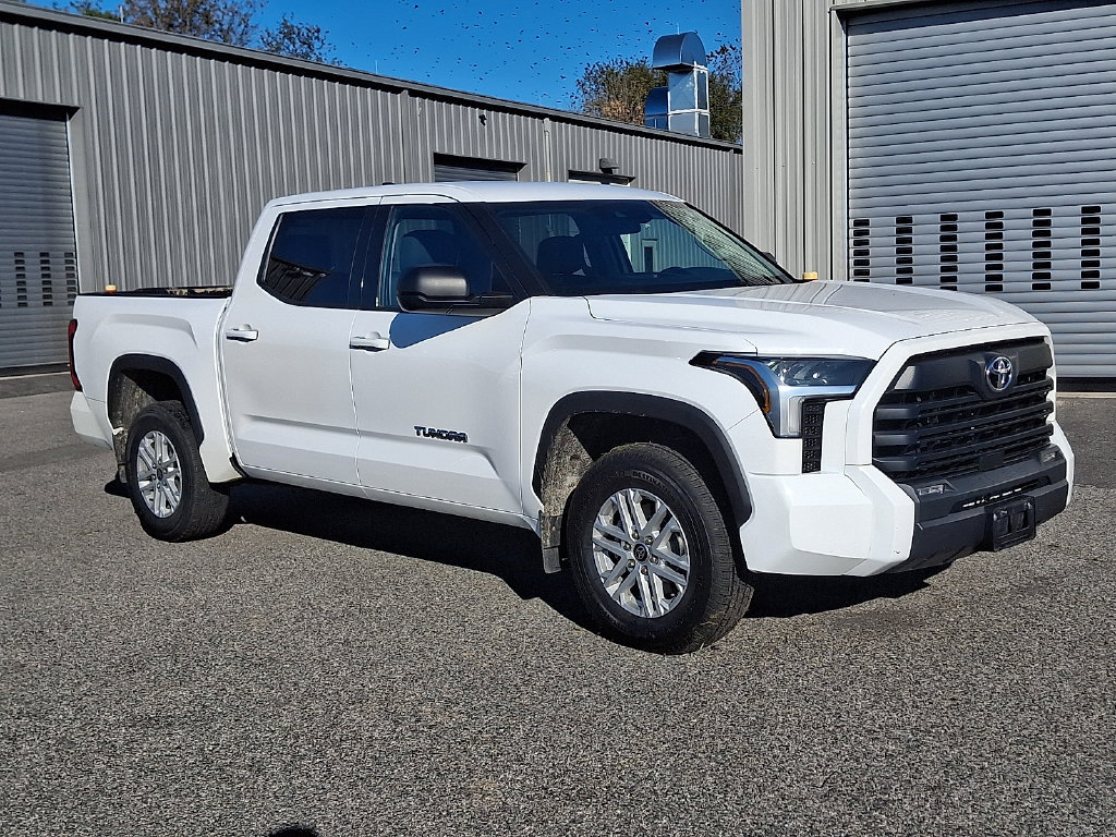 Used 2022 Toyota Tundra SR5 AWD/4WD image 1