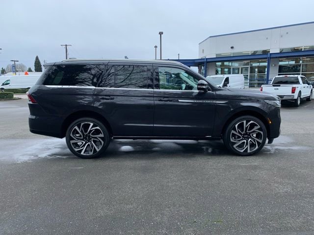 New 2026 Lincoln Navigator Reserve AWD/4WD image 9
