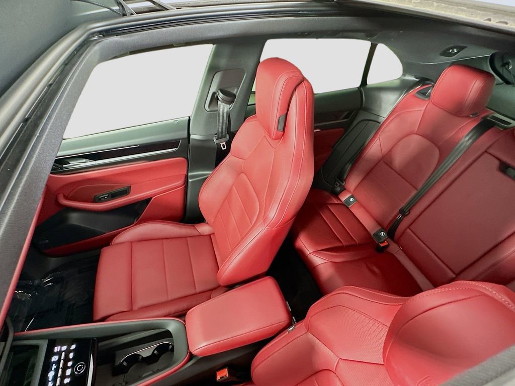 Used 2025 Porsche Macan 4S Electric image 14