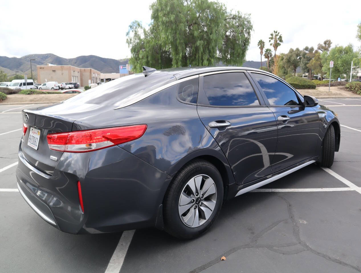Used 2017 Kia Optima Premium image 9