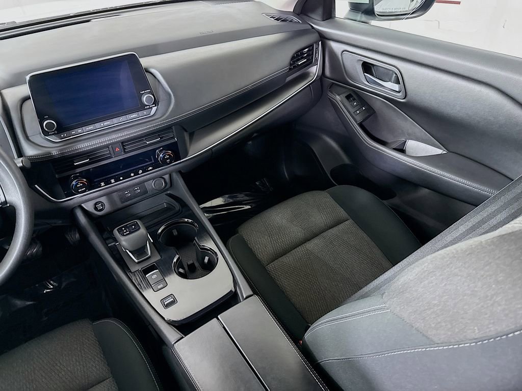 Certified 2024 Nissan Rogue SV image 25