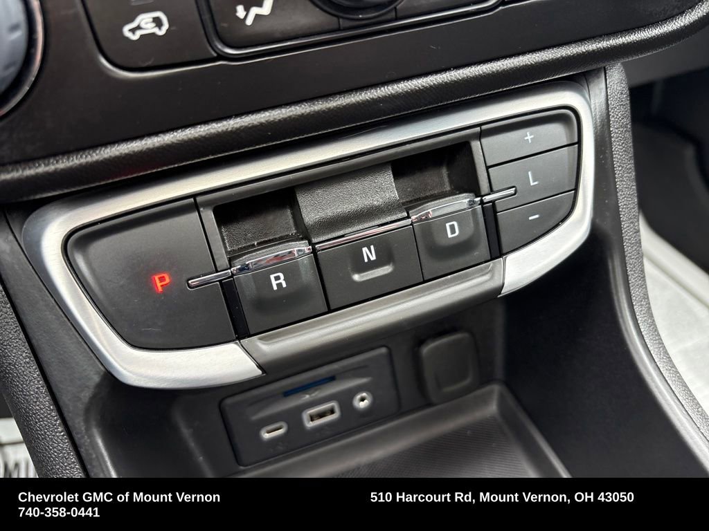 Used 2023 GMC Terrain SLT w/ LPO, Floor Liner Package image 29