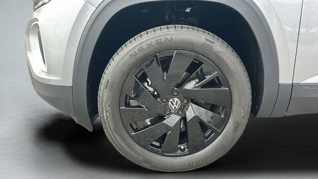 New 2026 Volkswagen Atlas SE image 9