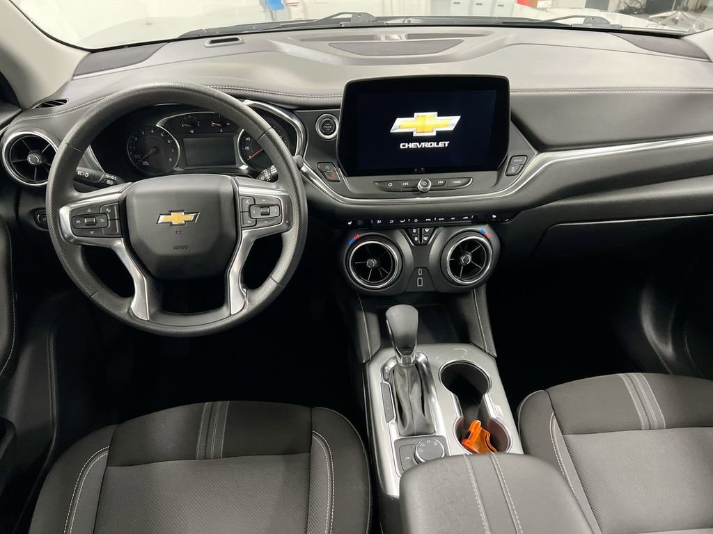 Used 2025 Chevrolet Blazer LT image 10