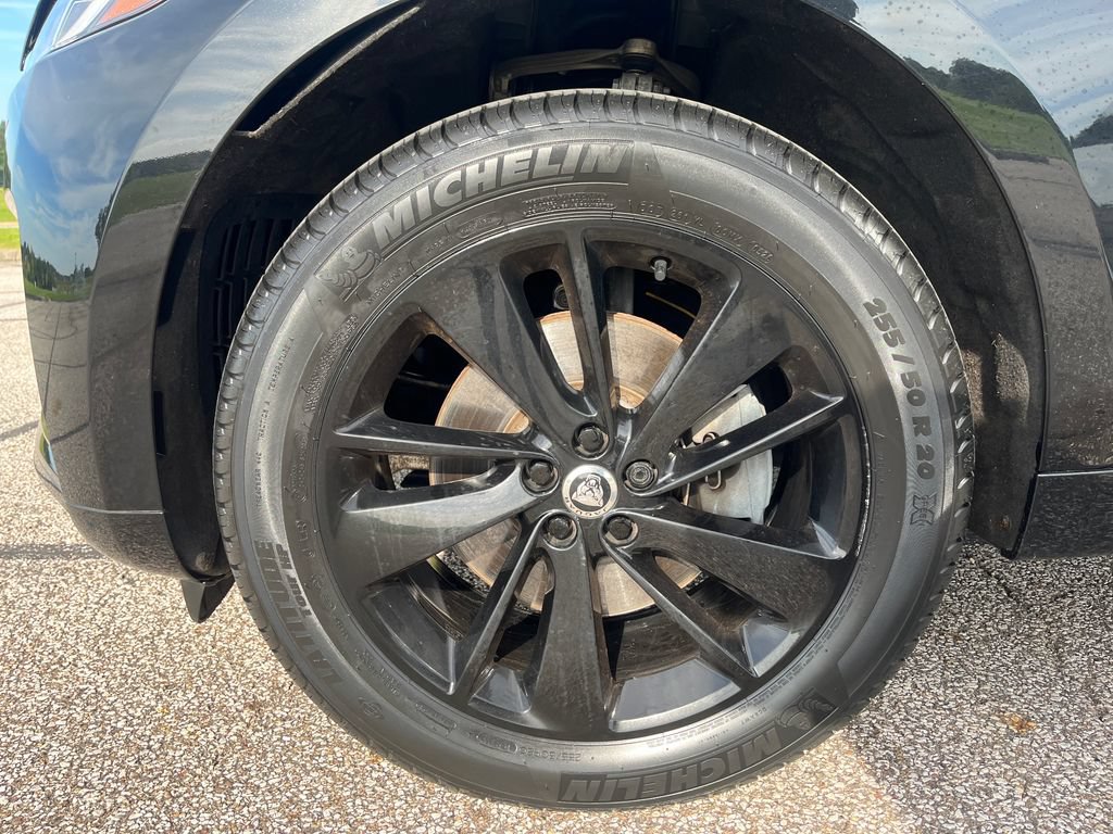 Used 2024 Jaguar F-PACE R-Dynamic S AWD/4WD image 19