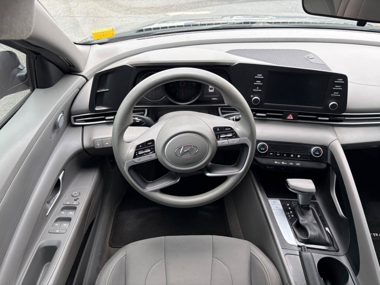 Used 2022 Hyundai Elantra SEL FWD image 18