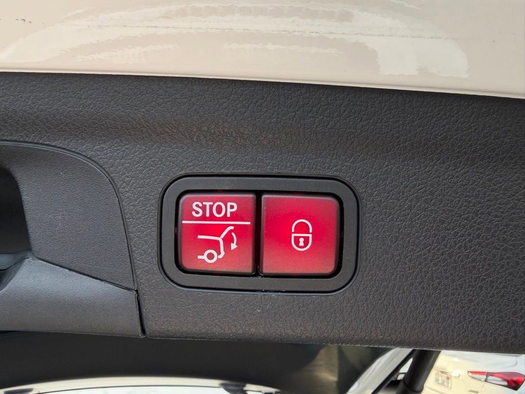 Used 2022 Mercedes-Benz GLE 350 w/ Premium Package image 9