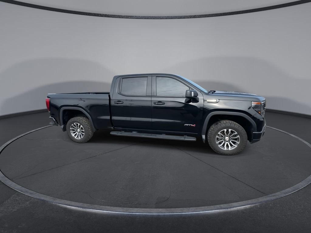 Used 2022 GMC Sierra 1500 AT4 w/ Technology Package AWD/4WD image 9
