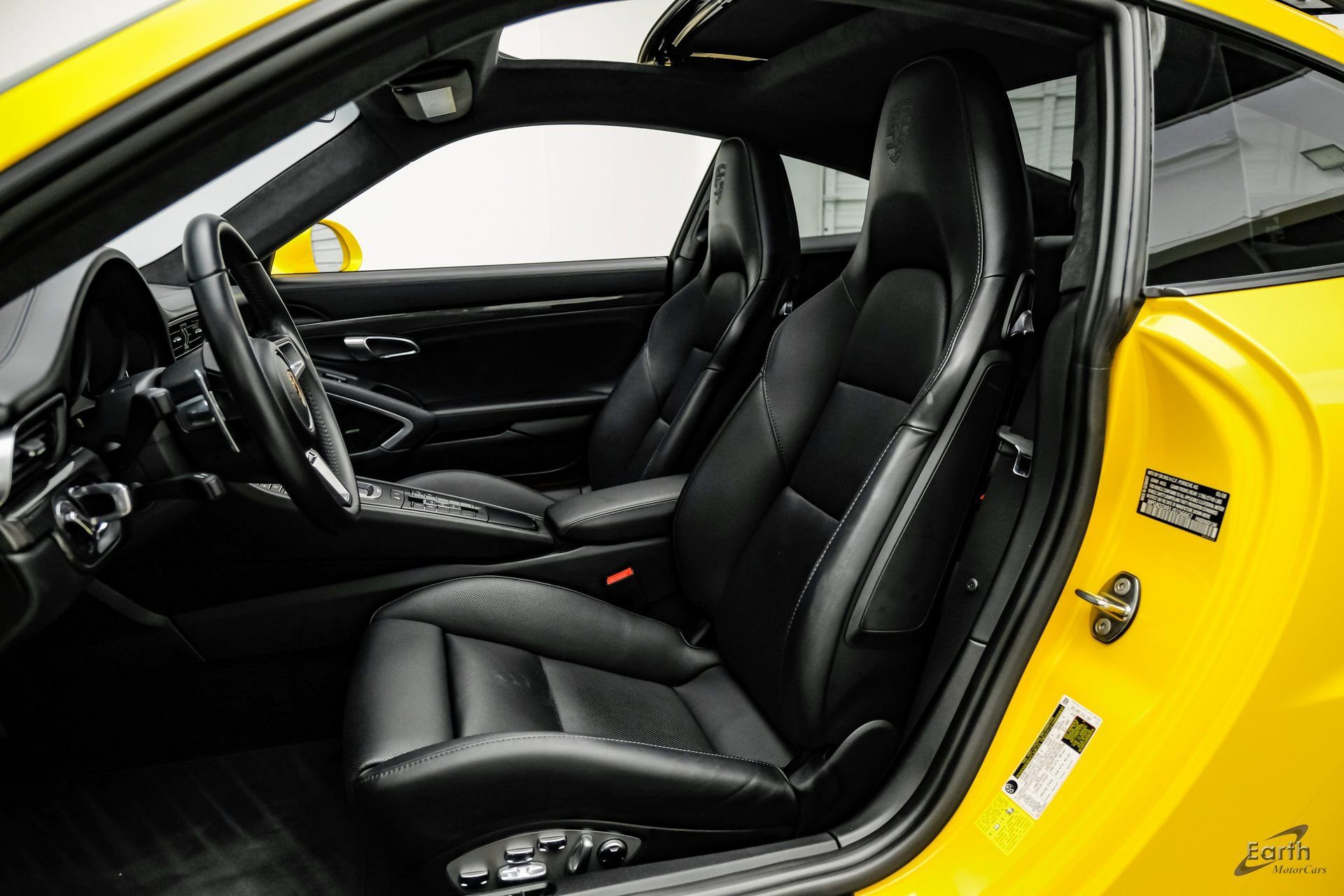 Used 2018 Porsche 911 Turbo S image 41