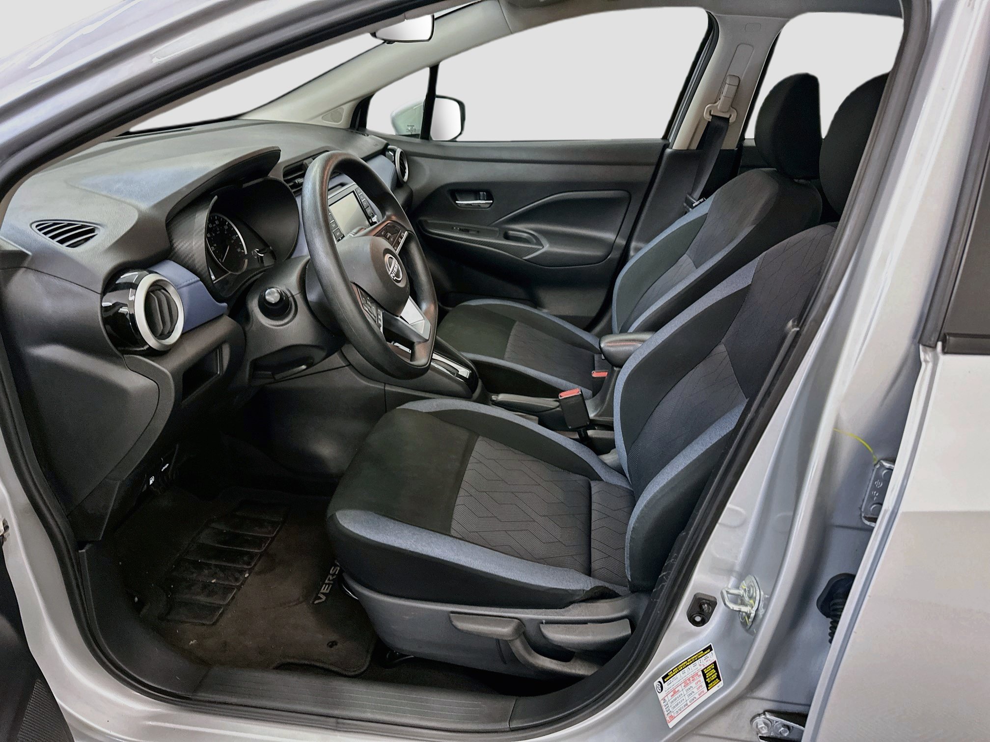 Used 2024 Nissan Versa SV FWD image 13