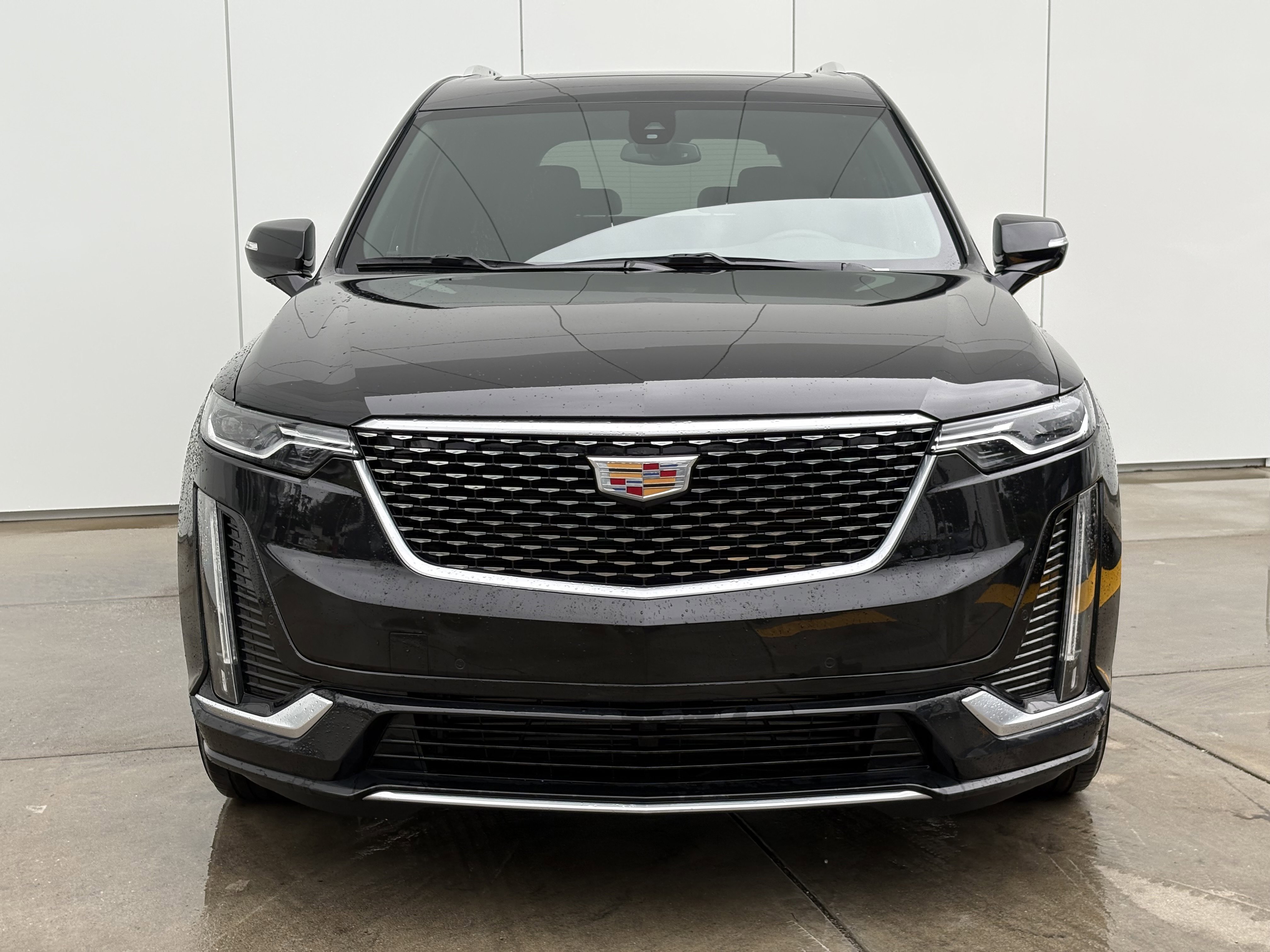 Certified 2024 Cadillac XT6 Luxury w/ LPO, Floor Liner Package AWD/4WD image 3