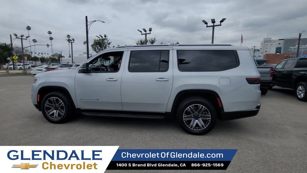 Used 2024 Jeep Wagoneer L Series II RWD image 6