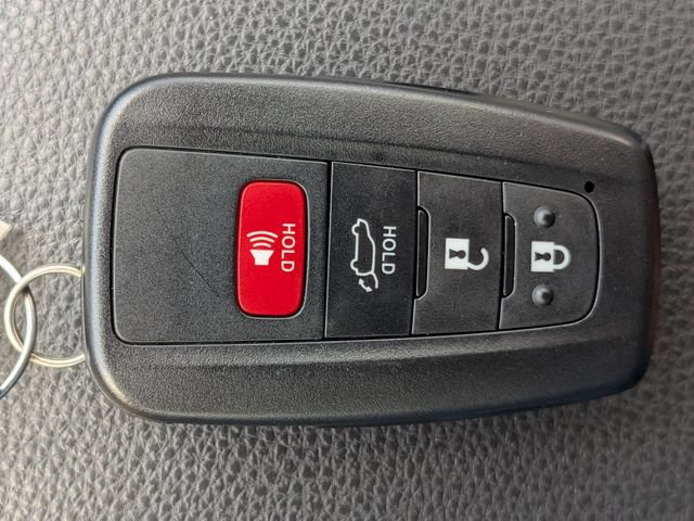 Used 2025 Toyota RAV4 XLE w/ Convenience Package AWD/4WD image 30