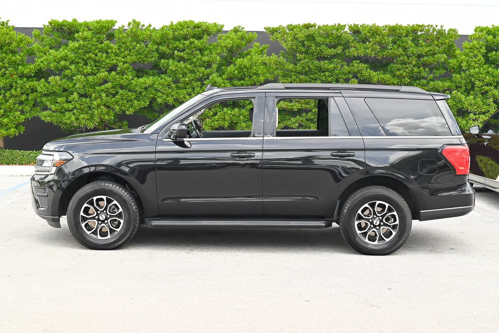 Used 2024 Ford Expedition XLT RWD image 5