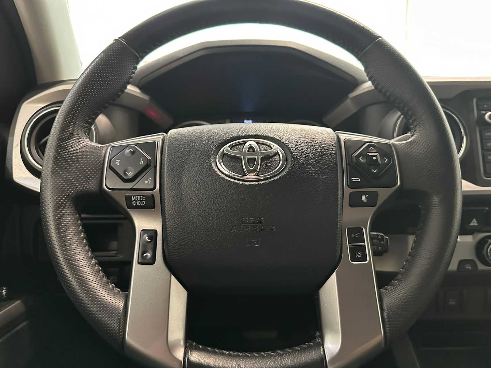 Used 2019 Toyota Tacoma SR5 RWD image 12