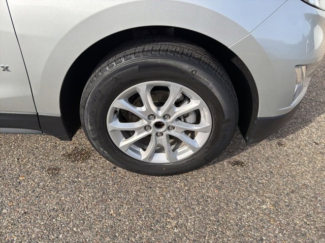 Used 2020 Chevrolet Equinox LT w/ Driver Convenience Package image 5
