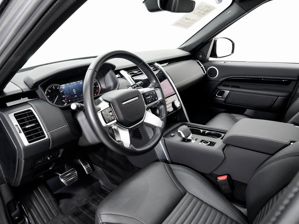 Used 2023 Land Rover Discovery S R-Dynamic image 4