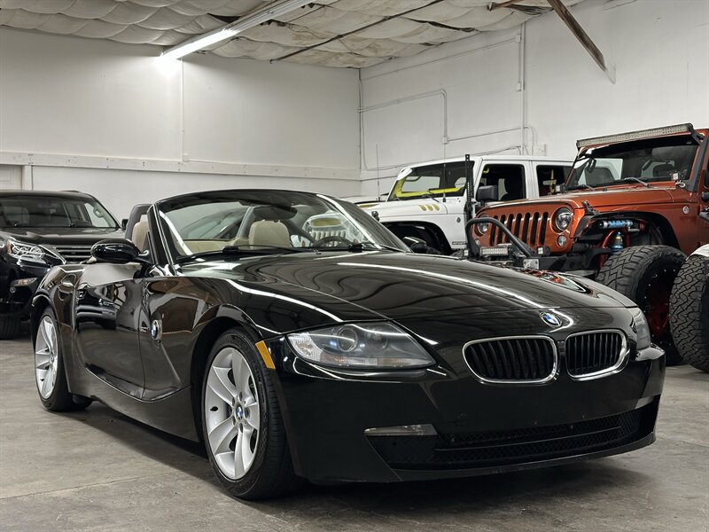 Used 2006 BMW Z4 3.0i RWD image 8