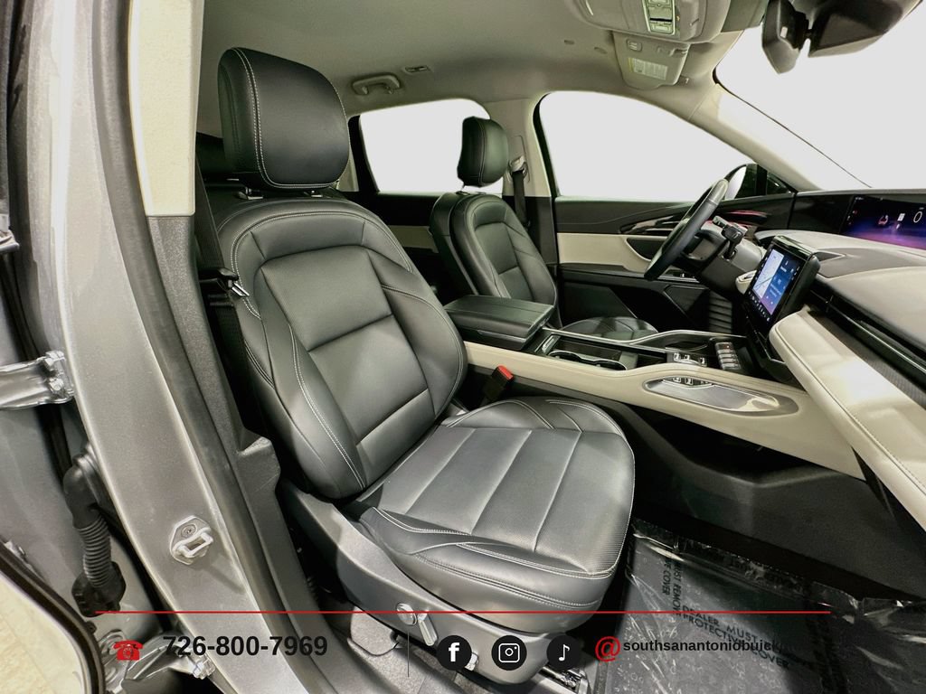 Used 2025 Lincoln Nautilus Premier AWD/4WD image 29